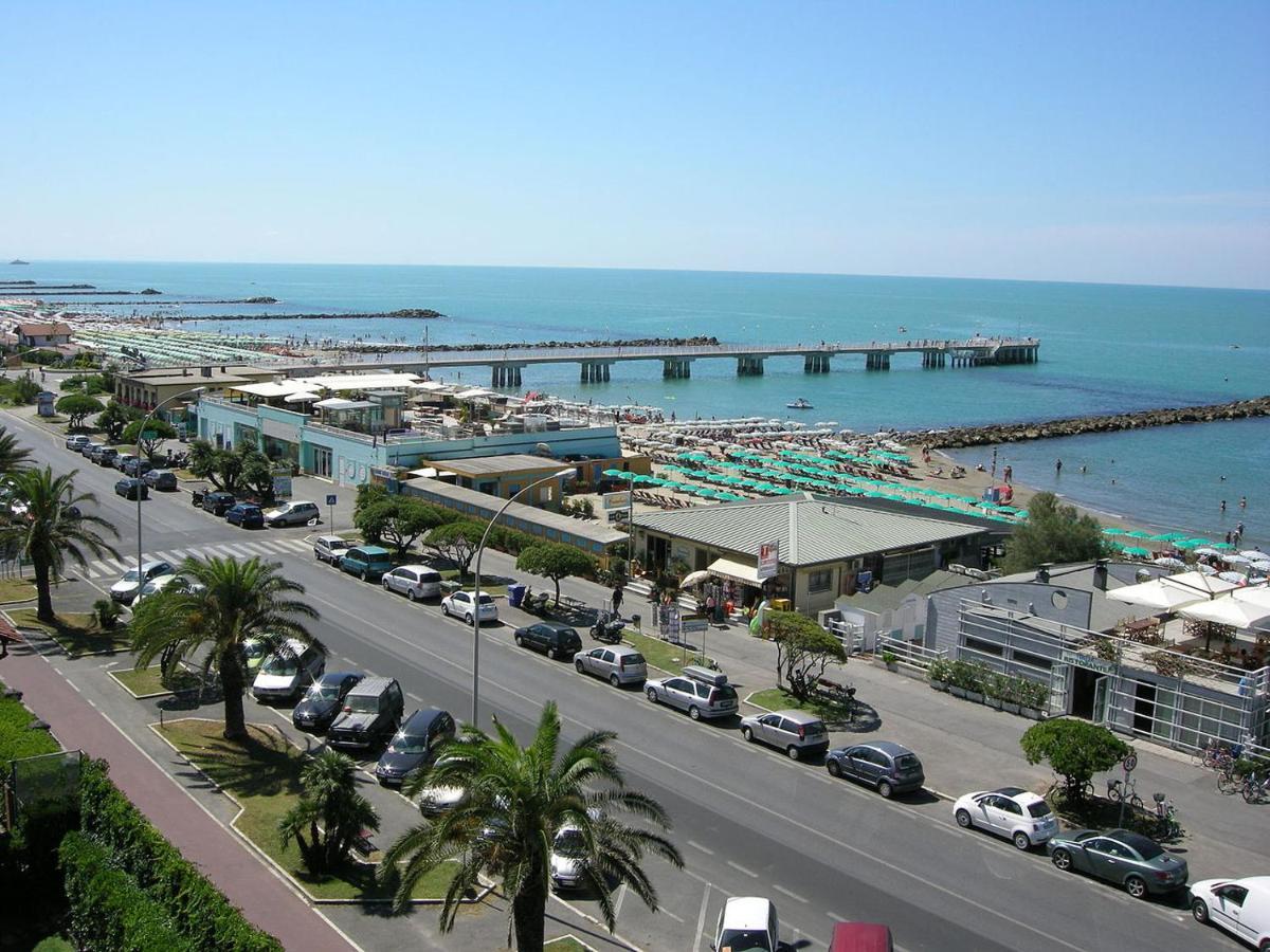 Casa Violetta Bed & Breakfast Marina di Massa Eksteriør bilde
