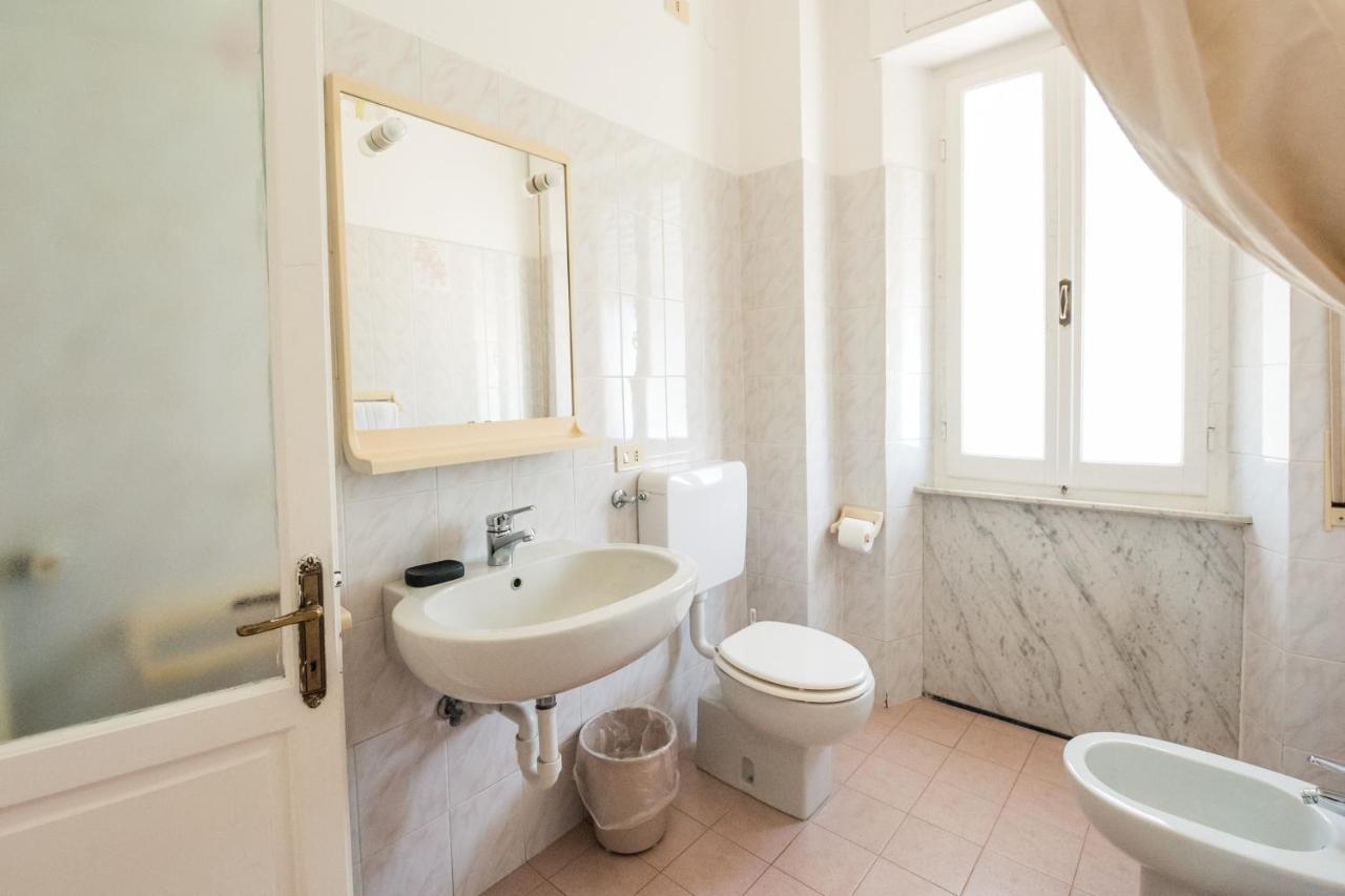 Casa Violetta Bed & Breakfast Marina di Massa Eksteriør bilde
