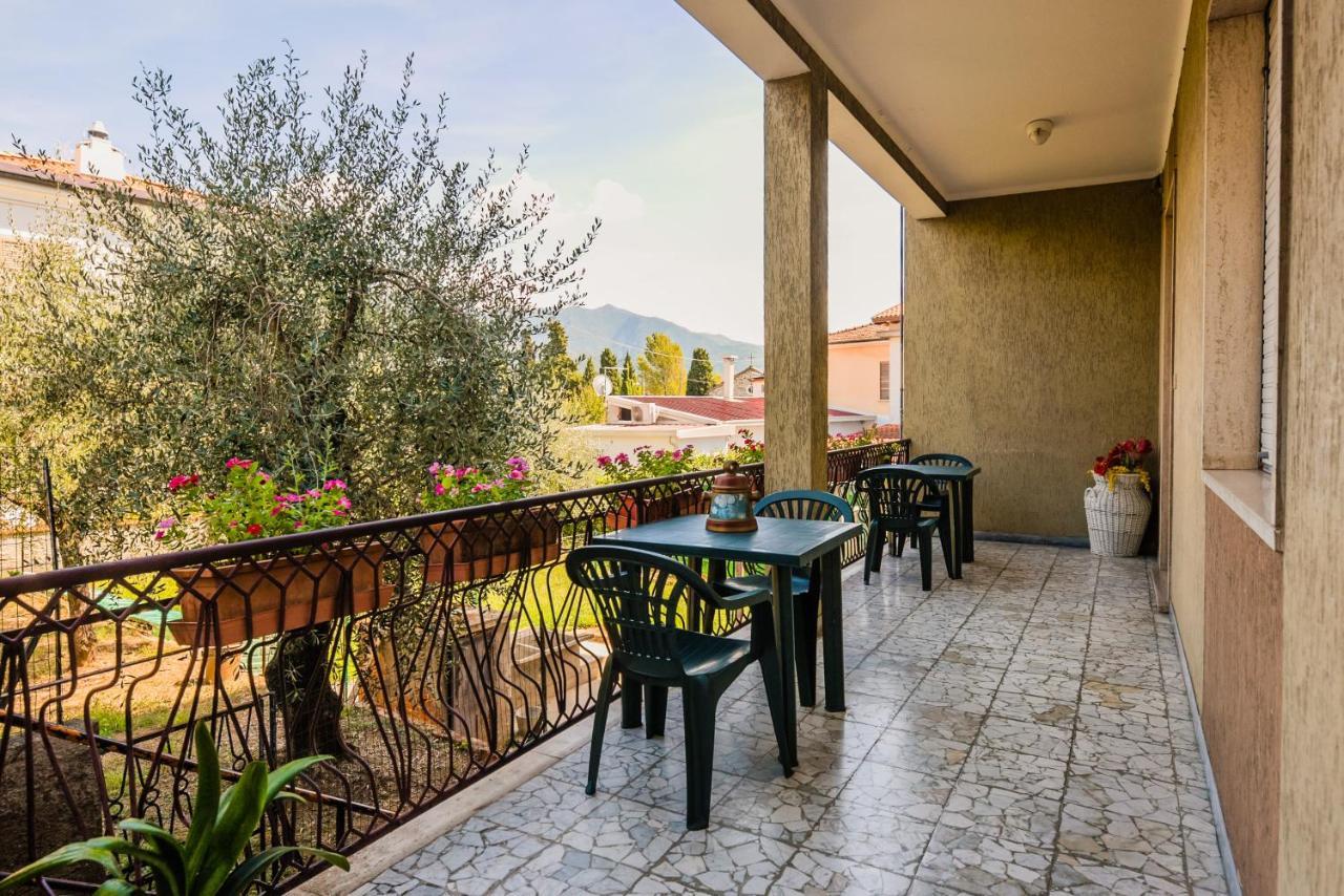 Casa Violetta Bed & Breakfast Marina di Massa Eksteriør bilde