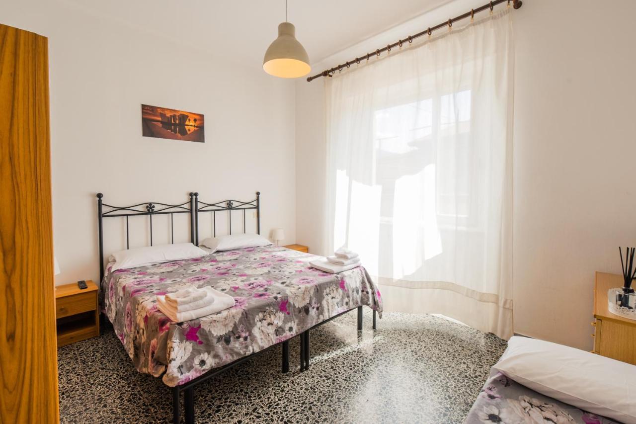 Casa Violetta Bed & Breakfast Marina di Massa Eksteriør bilde
