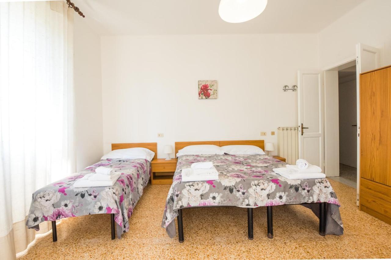 Casa Violetta Bed & Breakfast Marina di Massa Eksteriør bilde