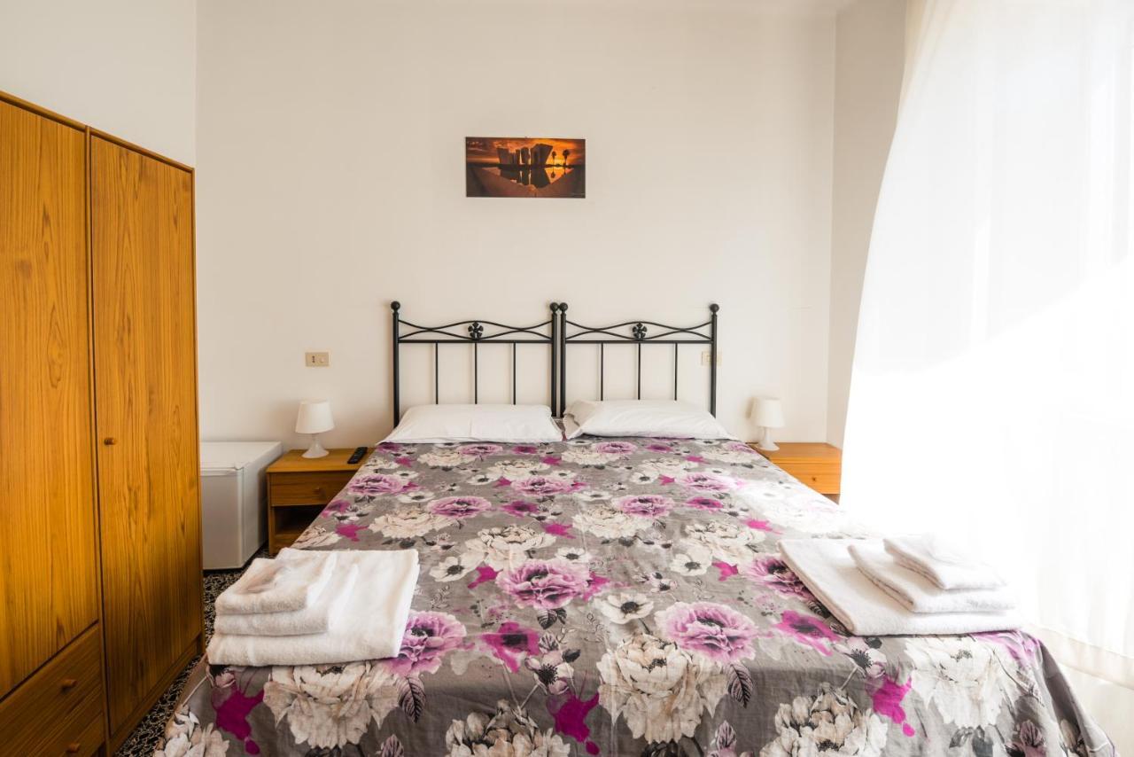 Casa Violetta Bed & Breakfast Marina di Massa Eksteriør bilde