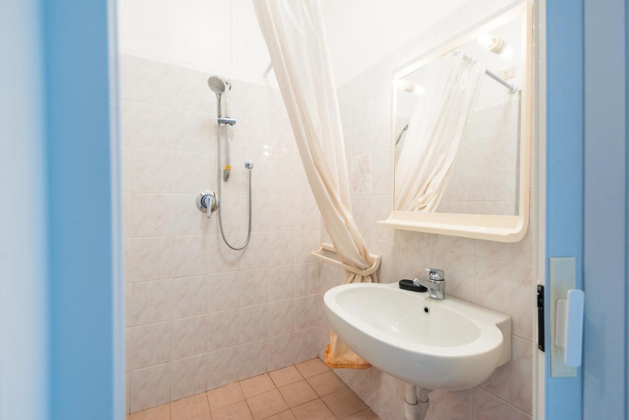 Casa Violetta Bed & Breakfast Marina di Massa Eksteriør bilde