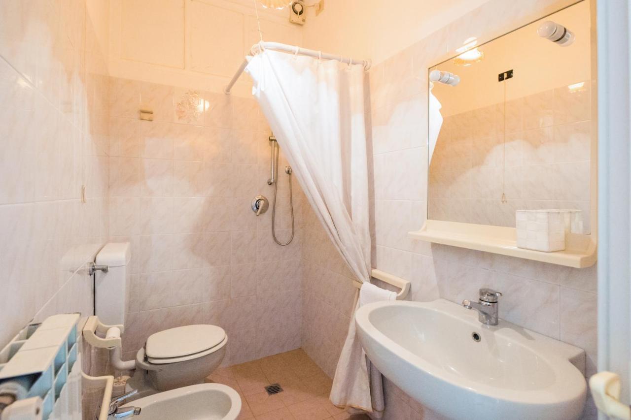 Casa Violetta Bed & Breakfast Marina di Massa Eksteriør bilde